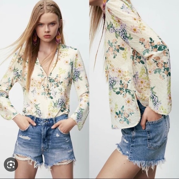 Zara Tops - Zara NWT FLORAL STRUCTURED PRINTED BLOUSE